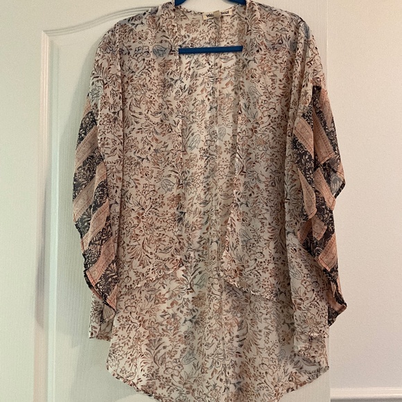 Gorgeous kimono by wallflower - Picture 1 of 8